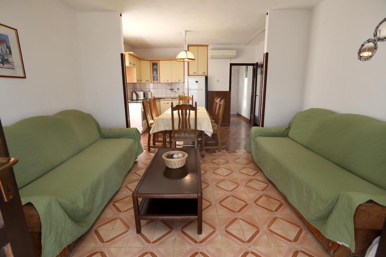 Apartman Karaga 特罗吉尔 外观 照片
